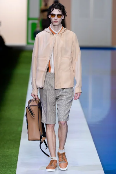 Look 13